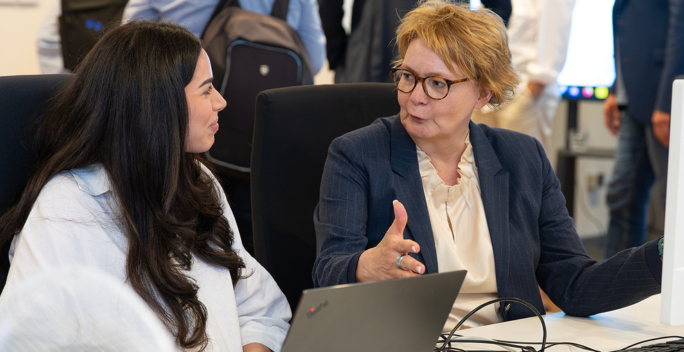 Ministerin Behrens besucht die Taskforce Digitalisierung Niedersachsen